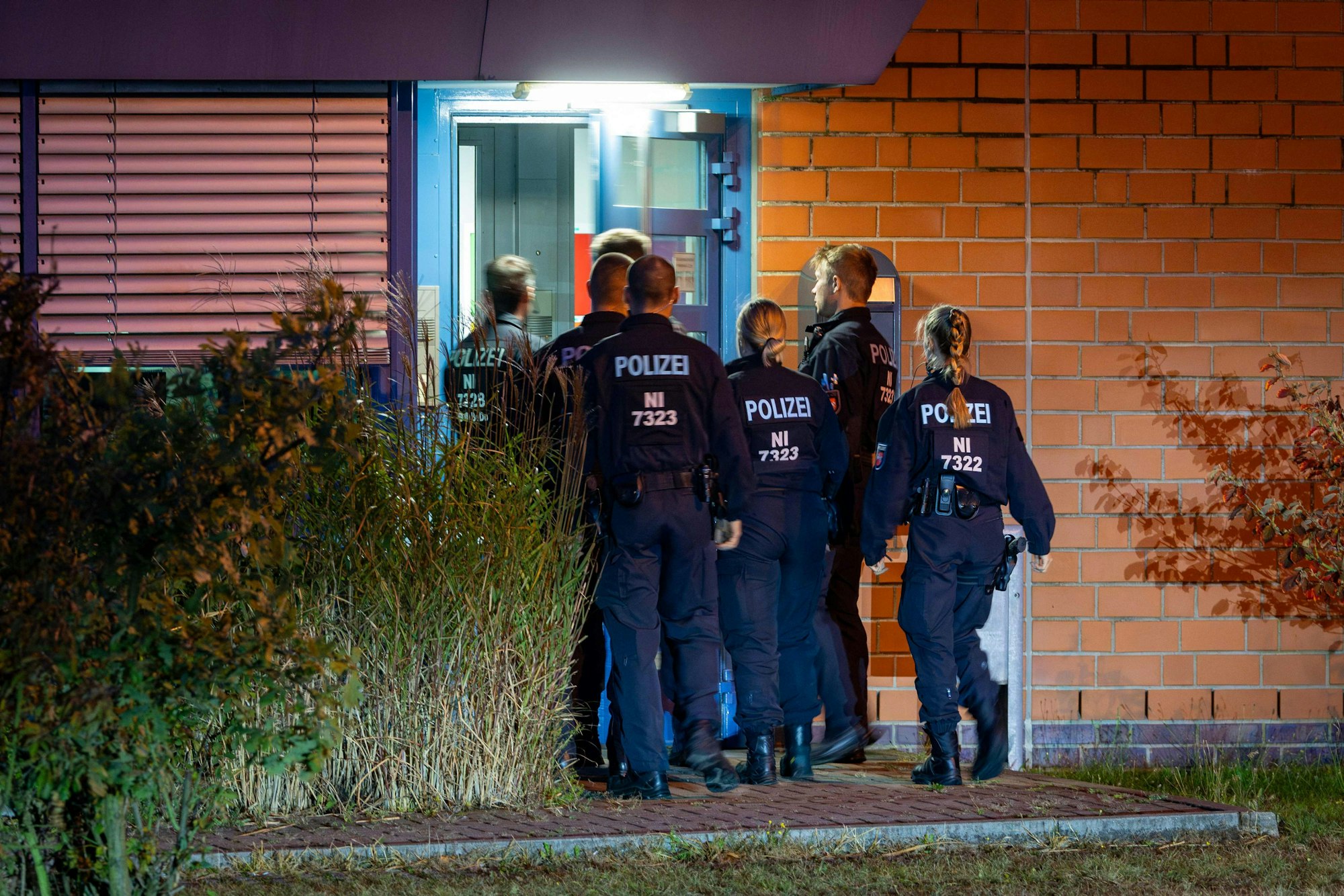 Christian B. hat seine Gefängnisstrafe abgesessen und wird unter Polizeischutz aus der JVA Sehnde entlassen.
