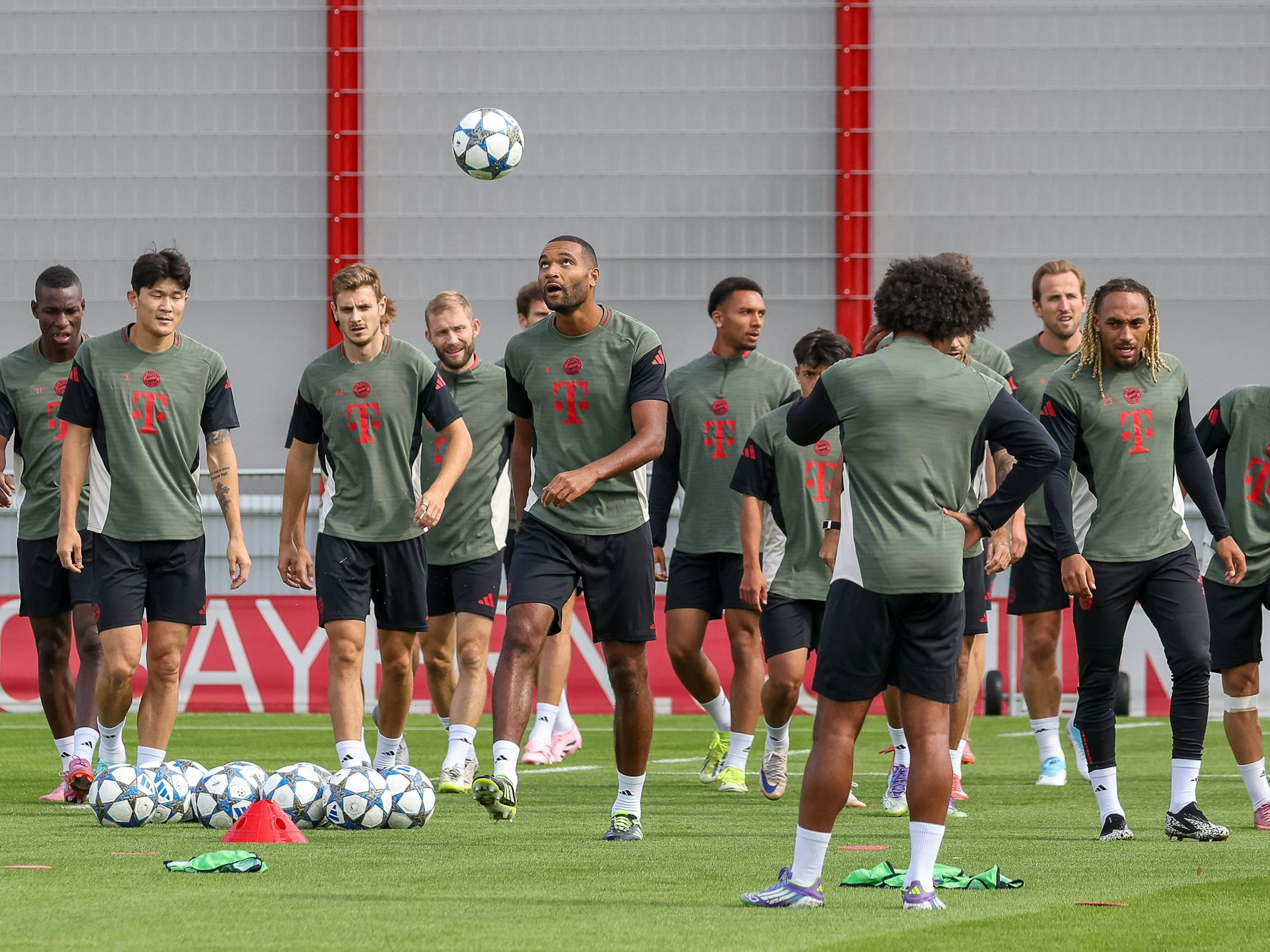 Die Mannschaft des FC Bayern München beim Abschlusstraining.