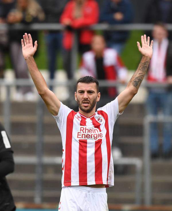 Sargis Adamyan im kleinen Derby.