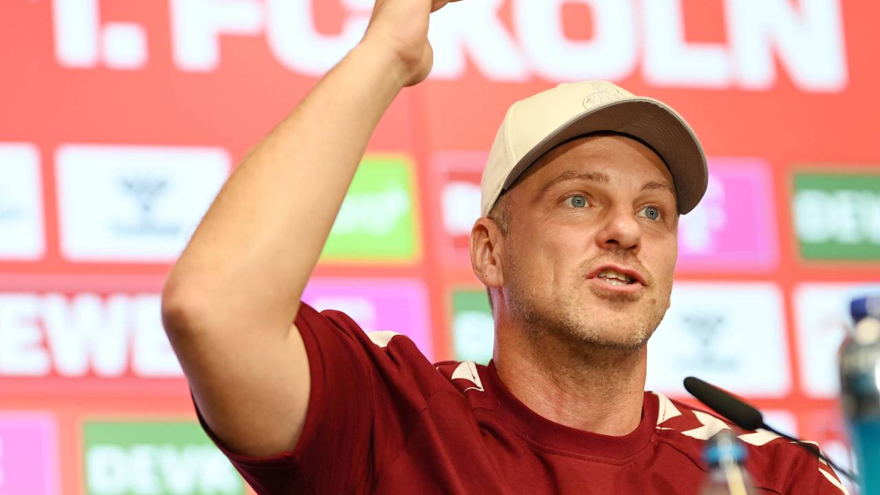 Köln-Trainer Lukas Kwasniok am 18. September 2025 bei der Pressekonferenz.