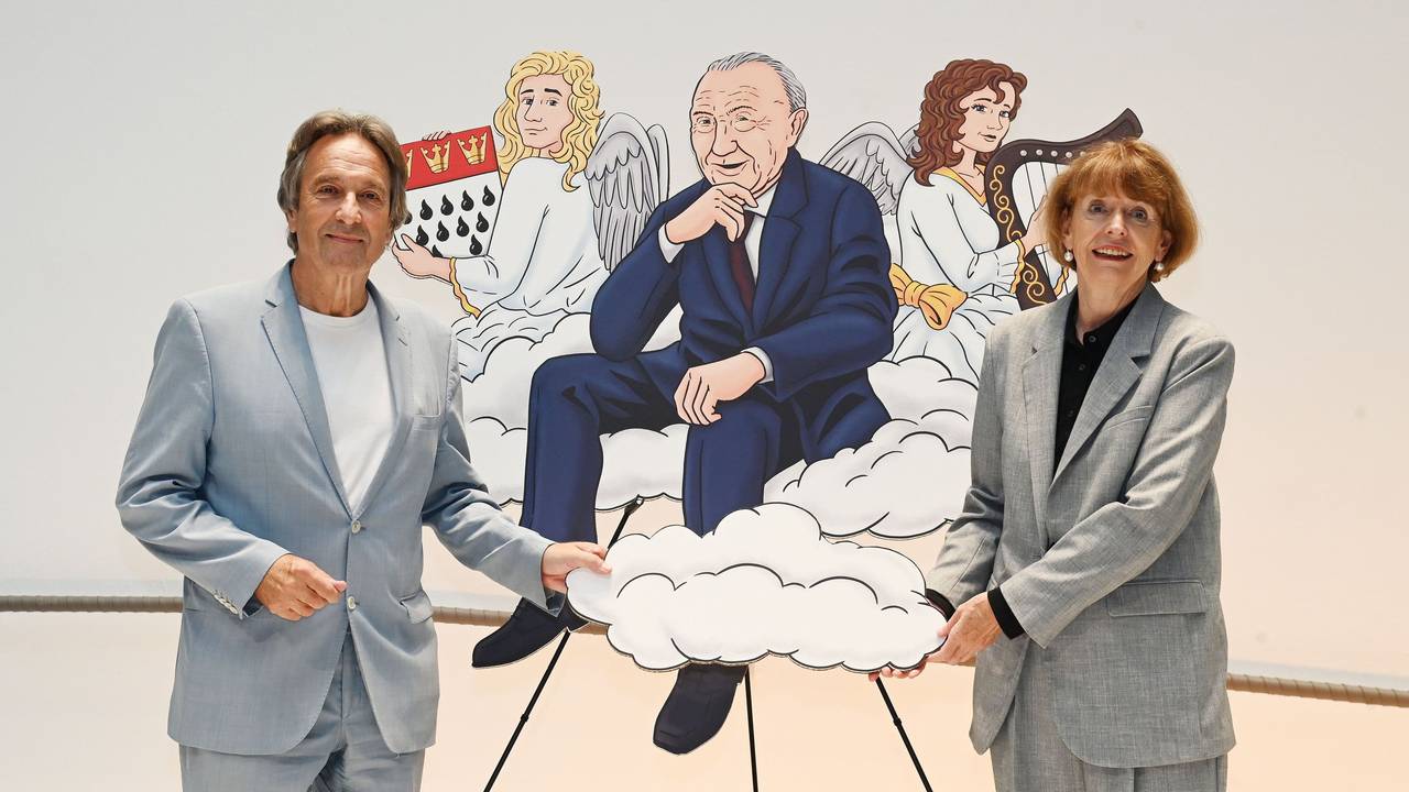 Jürgen Nimptsch und Oberbürgermeisterin Henriette Reker an einem Bild von Konrad Adenauer.