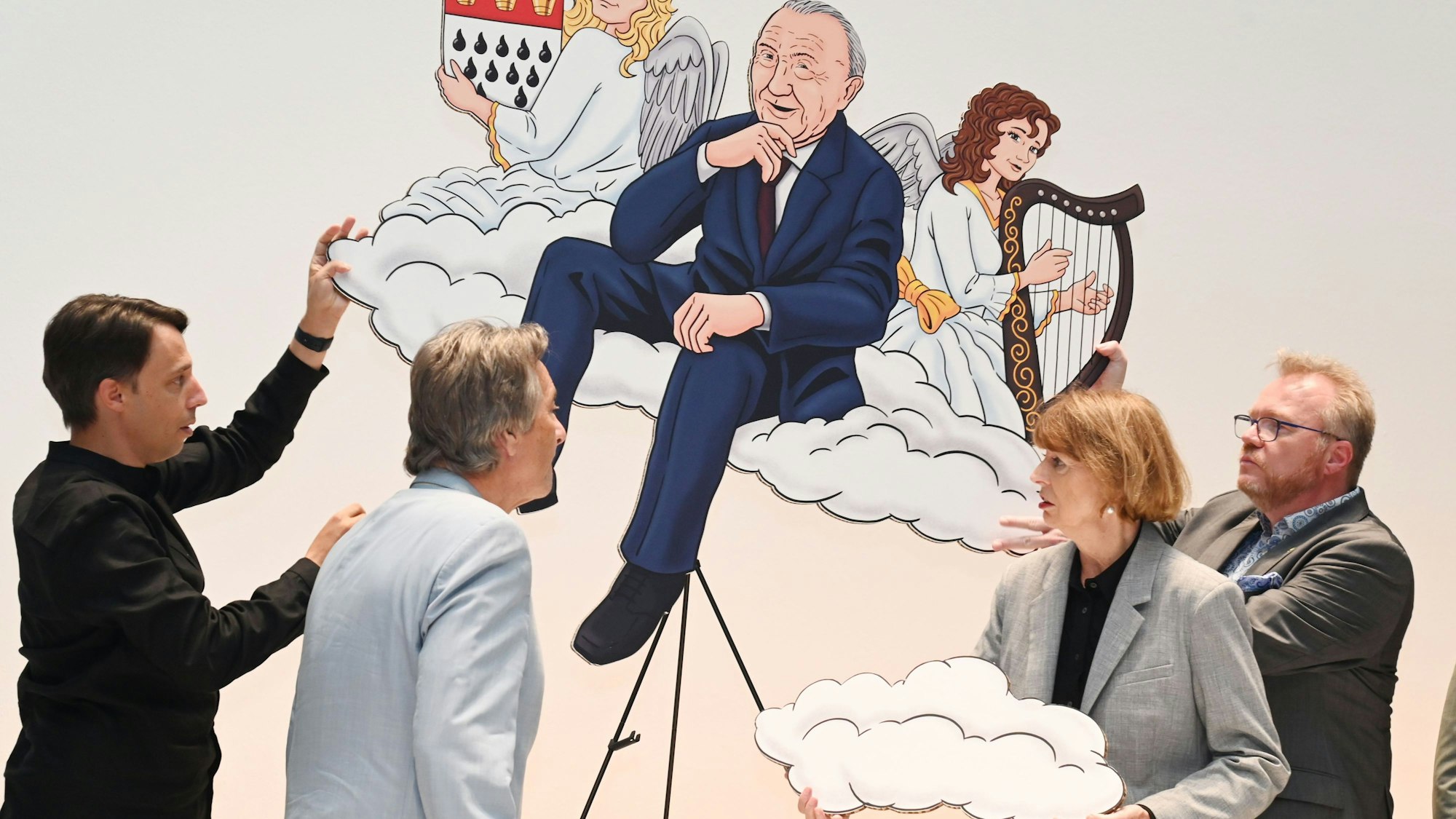 Die Bühnenspielgemeinschaft „Cäcilia Wolkenburg“ bei der Präsentation des jährlichen Divertissementchens.