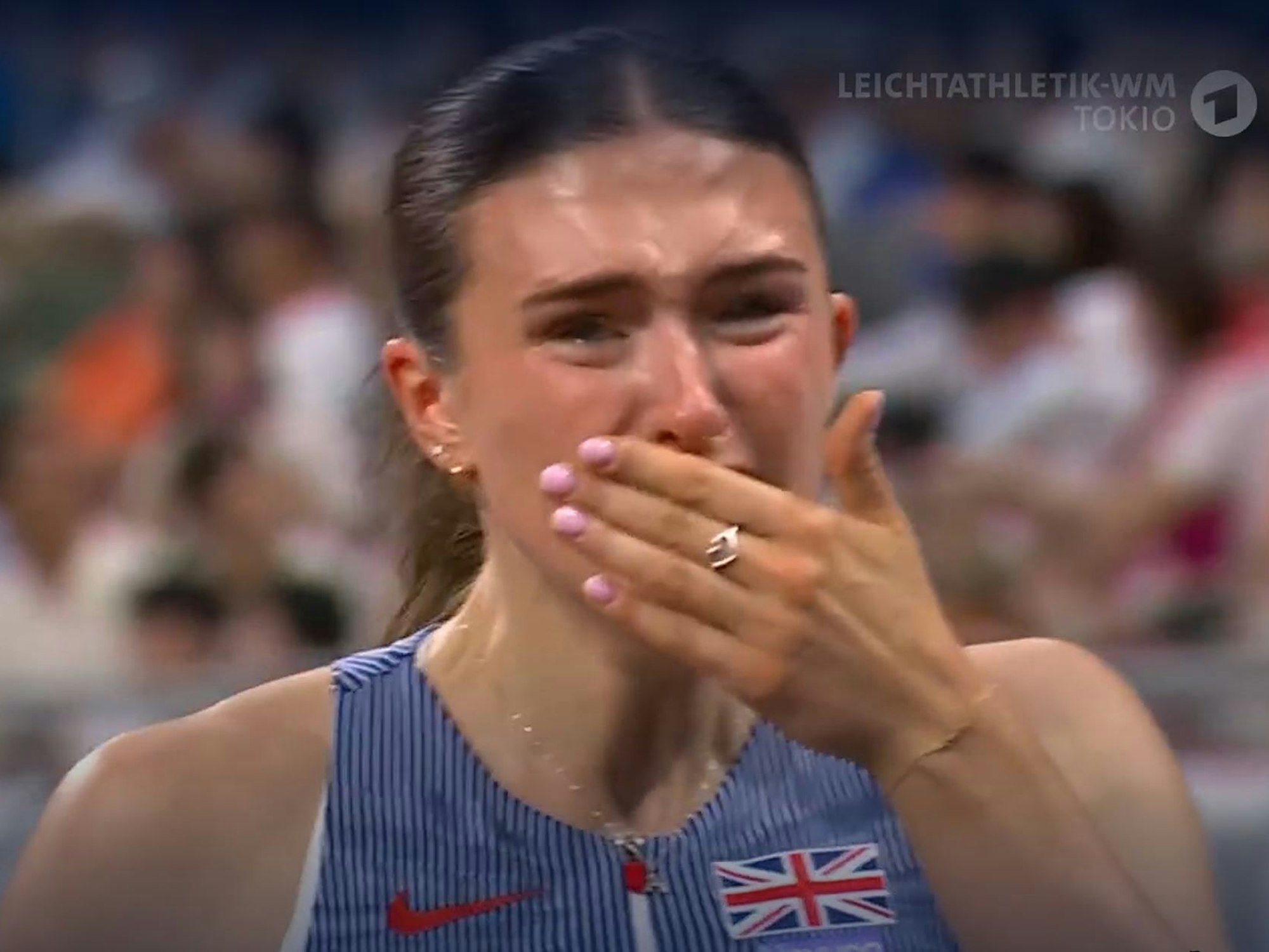 Abigail Pawlett weint nach ihrem Sturz.