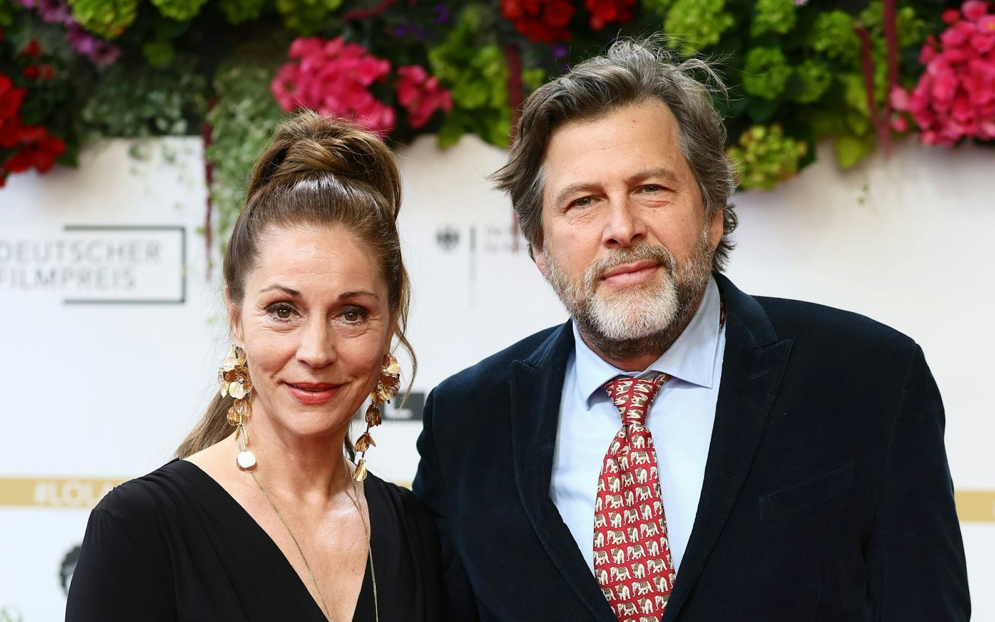 Ulrike C. Tscharre spielte sich im Laufe ihrer Karriere vor allem in romantischen Komödien mit dramatischen Einschlag in die Herzen der Zuschauerinnen und Zuschauer. So auch 2014 an der Seite von Hans-Jochen Wagner in „Brezeln für den Pott“. (Bild: 2025 Getty Images/Andreas Rentz)