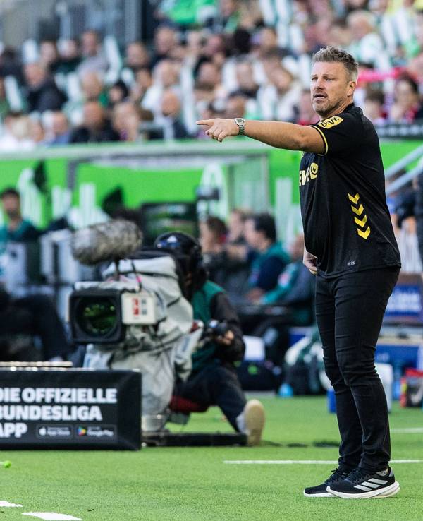 Lukas Kwasniok beim Spiel in Wolfsburg.