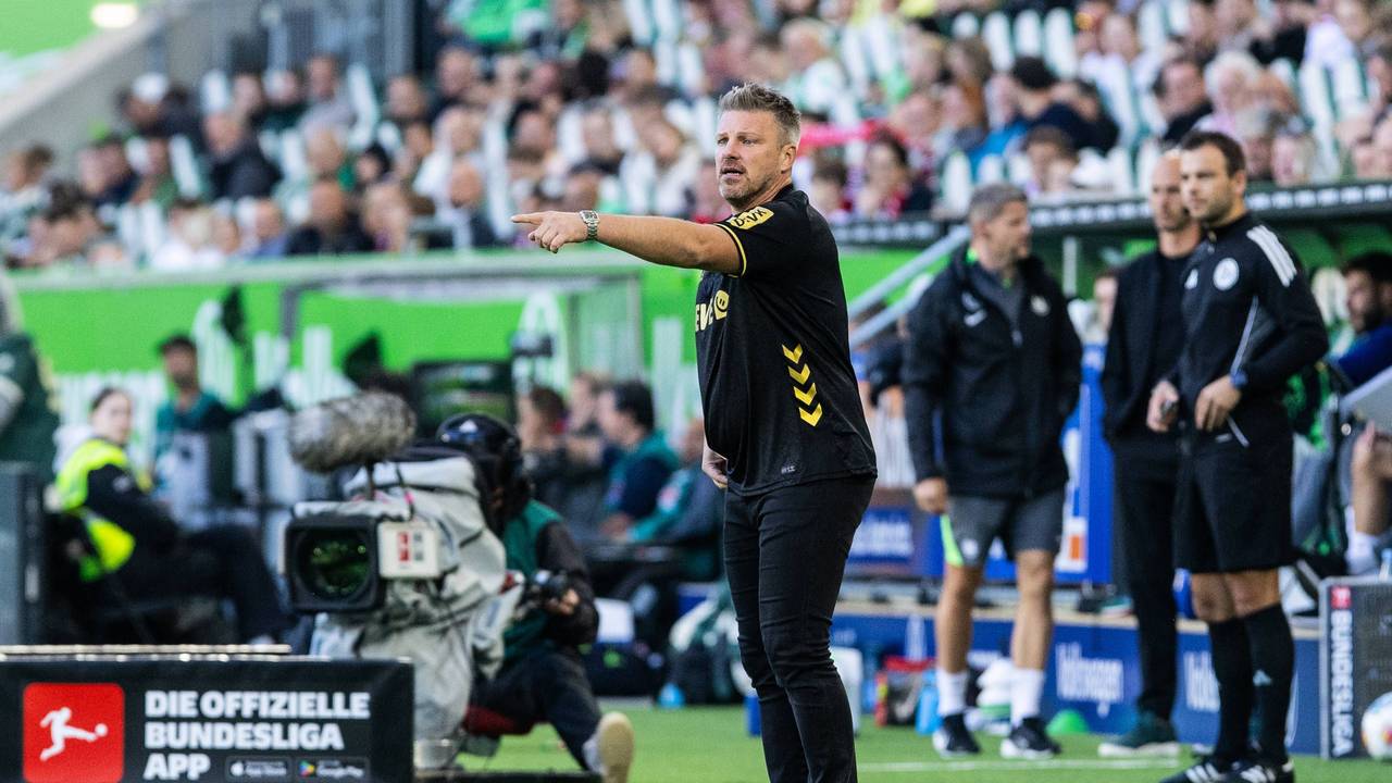 Lukas Kwasniok beim Spiel in Wolfsburg.