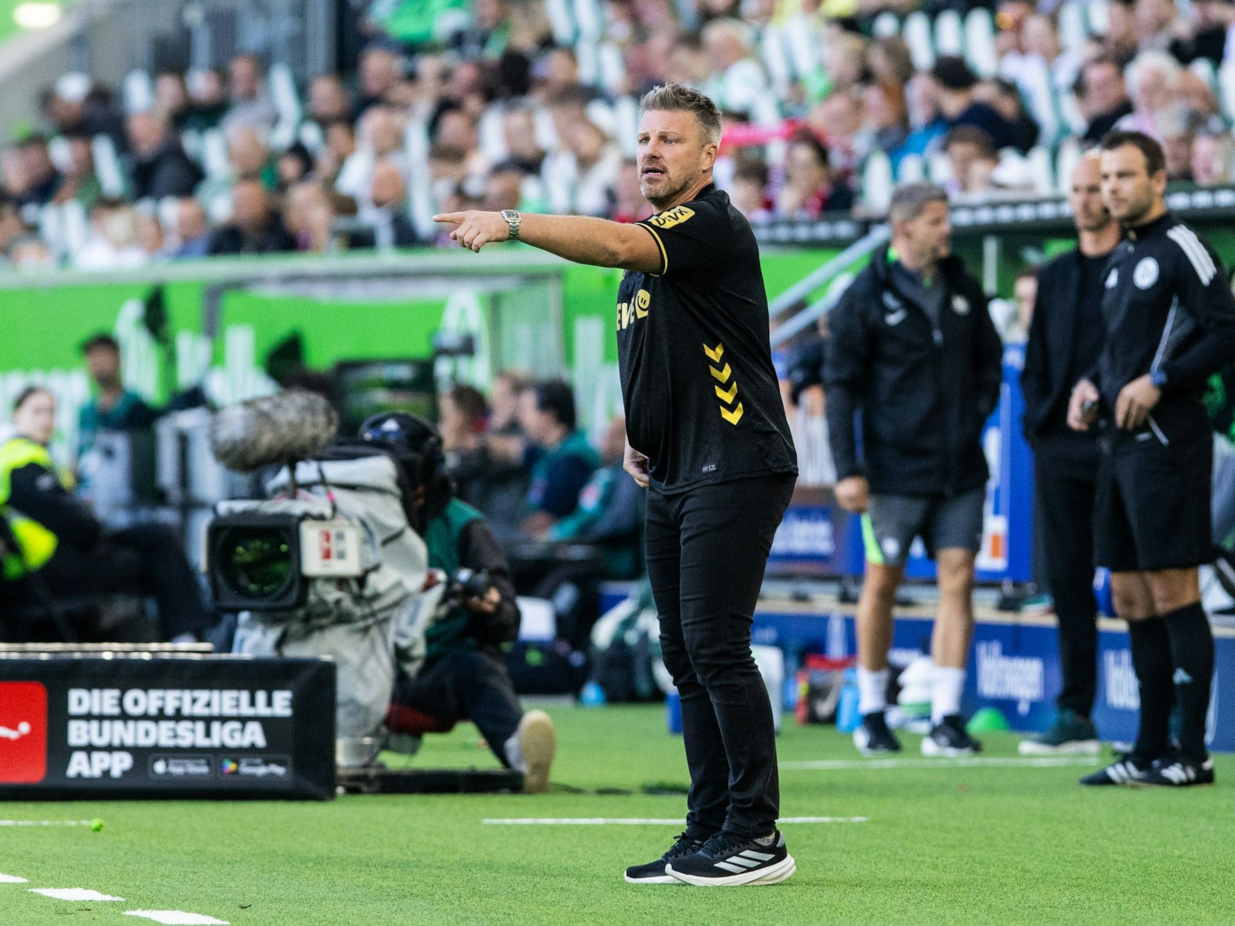 Lukas Kwasniok beim Spiel in Wolfsburg.