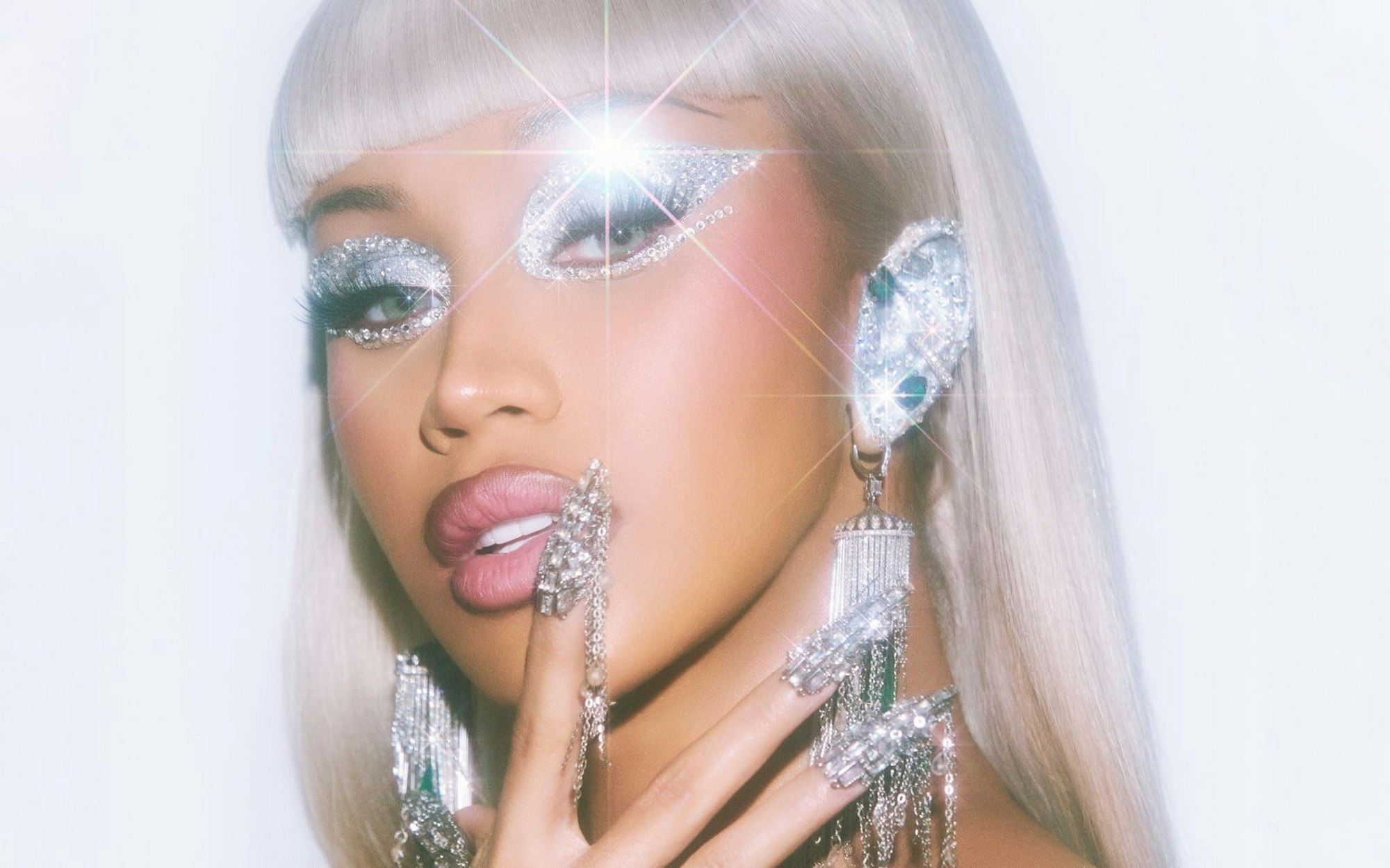 So viel Bling-Bling, dass man kaum noch hinsehen kann: Cardi B prahlt auch auf dem neuen Album „Am I The Drama?“ gerne mit ihrem Luxus-Lifestyle. (Bild: Brian Ziff)