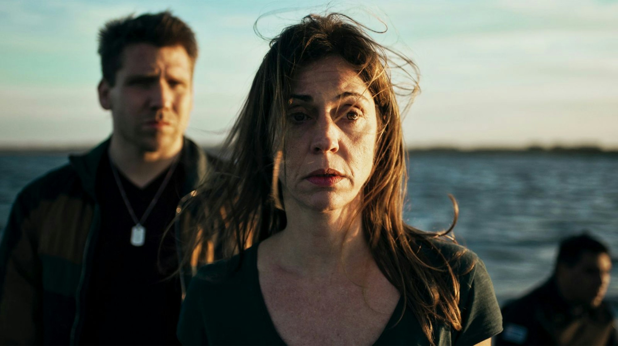 Hanna Landauer (Ulrike C. Tscharre) und Lars Röwer (Hanno Koffler) kommen in der „Zielfahnder“-Reihe immer wieder an ihre Grenzen. Sie verfolgen Verbrecher auf der ganzen Welt. (Bild: ARD Degeto/WDR/Wiedemann & Berg/Repro)