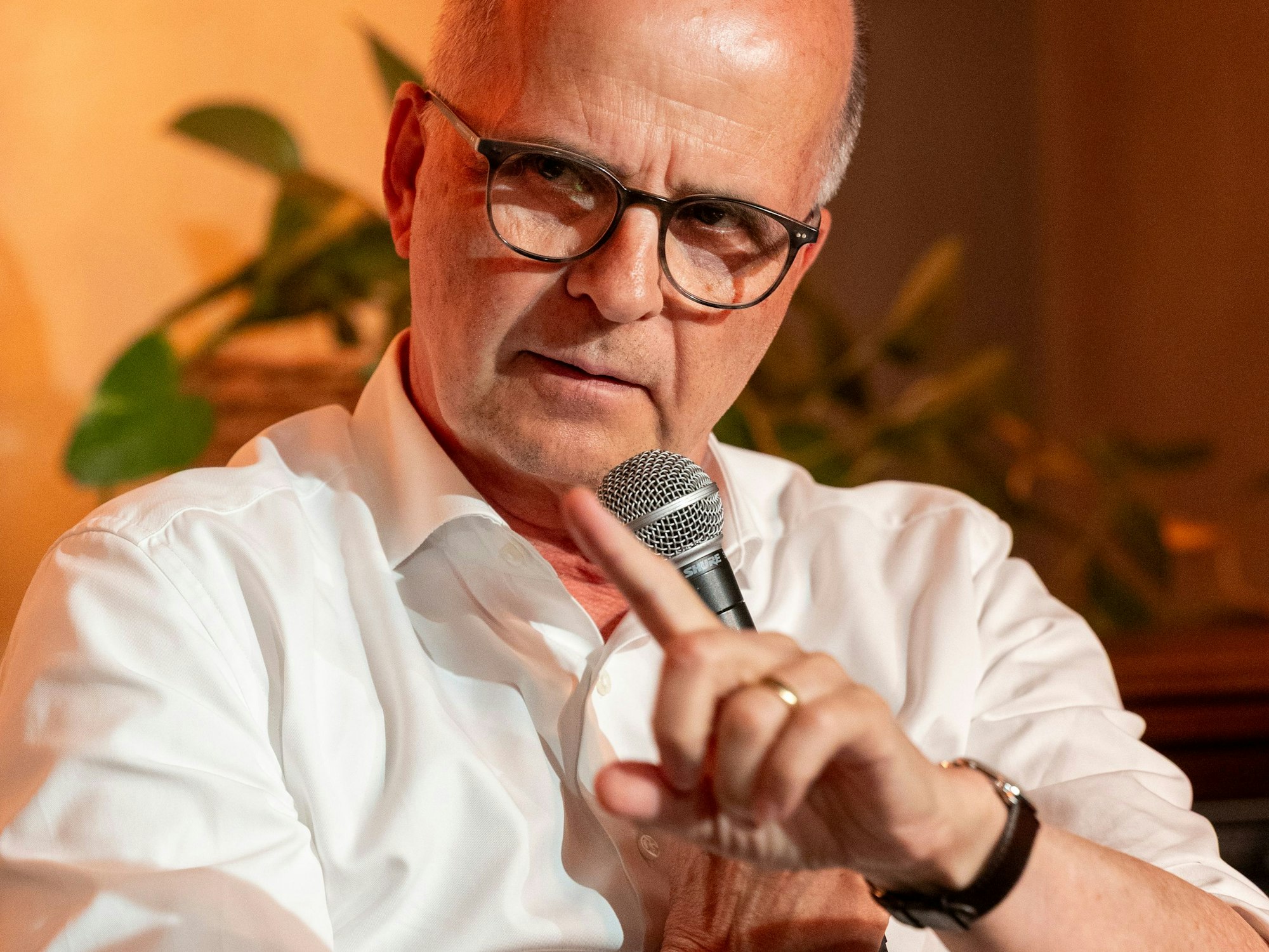 Markus Greitemann am Mikrofon