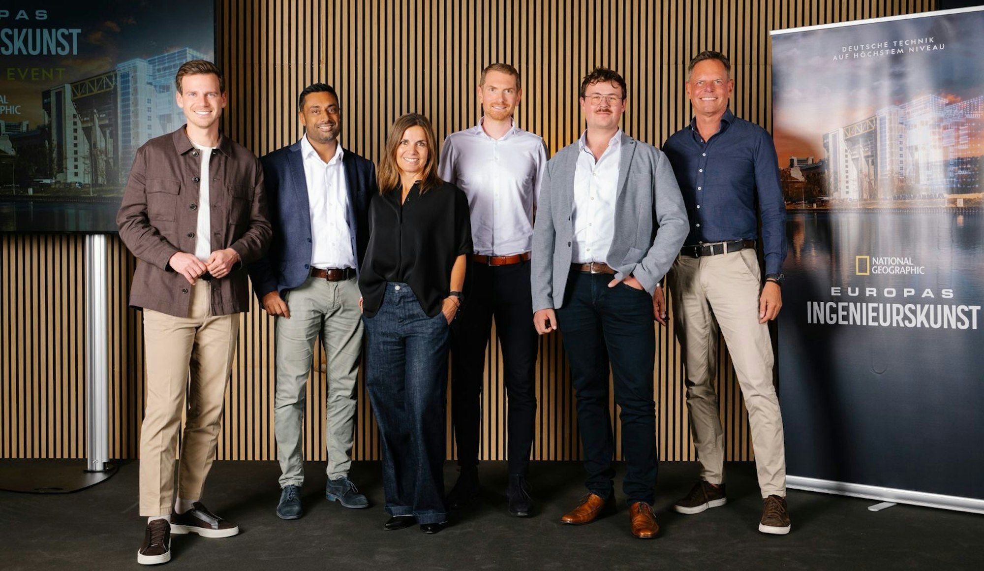 Die Auftaktfolge der sechsteiligen Dokureihe „Europas Ingenieurskunst“ wurde bei einem Screening in München vorgestellt. Von links: Moderator Aljoscha Höhn, Dr. Ing. Mohan Noronha (BMW Group), Conny Roll (The Walt Disney Company Germany), Dr. Ing. Johannes Jessen (DB InfraGO AG), Aaron Weisser (Ulmer Münster Bauhütte) und Chris Boehm-Tettelbach (o2 Surftown).
(Bild: National Geographic)