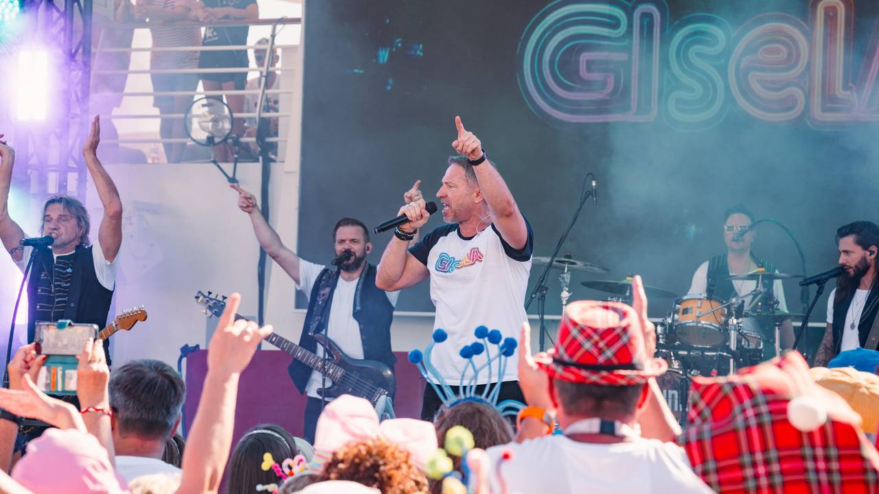 Die Höhner beim Konzert auf dem Jeckliner.