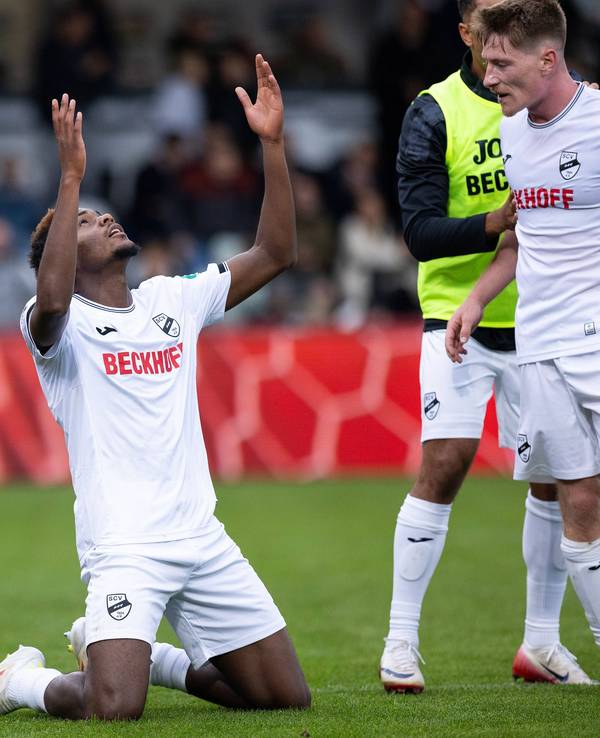 Chilohem Onuoha trifft gegen Cottbus.
