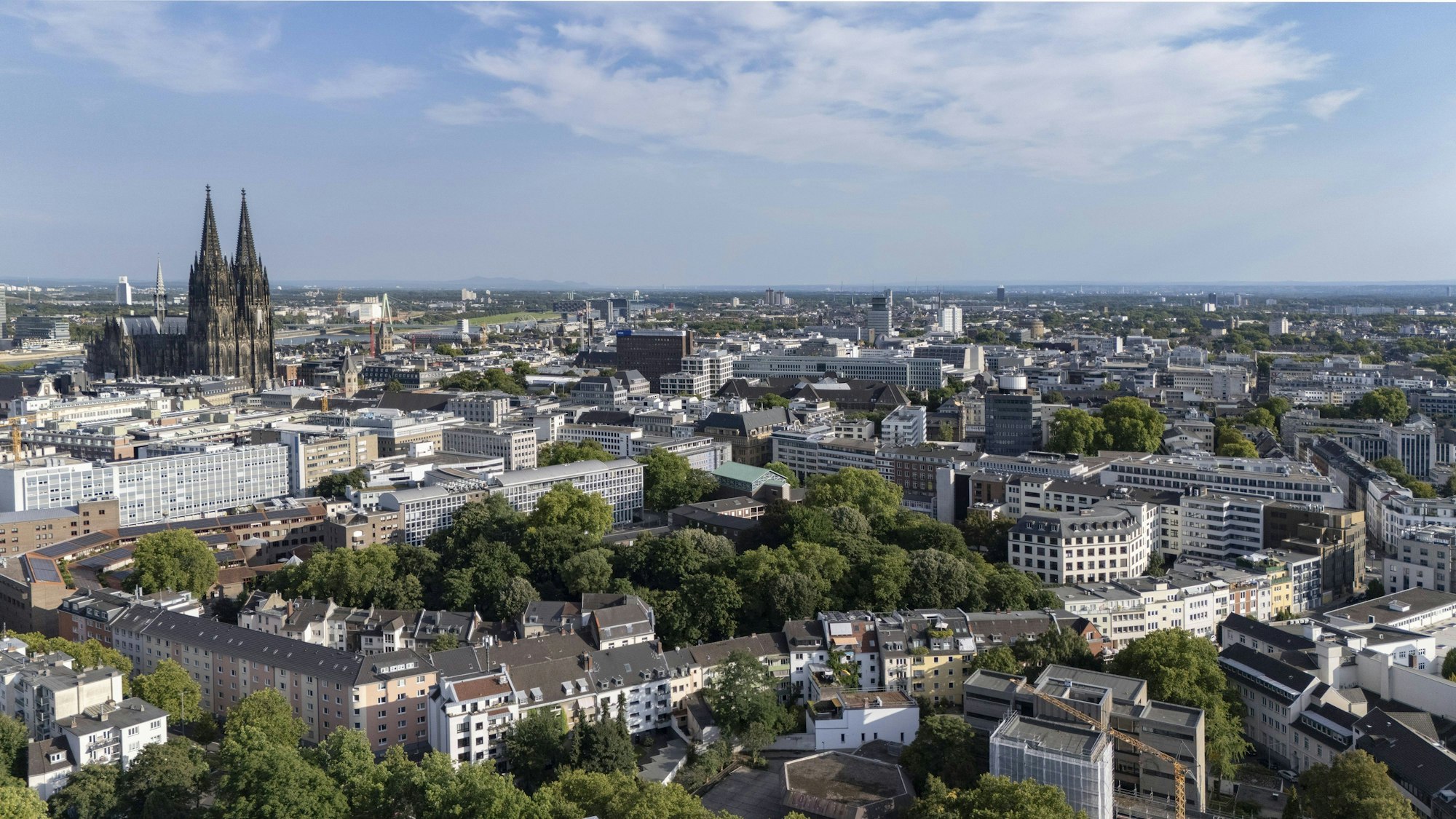 Das Panorama der Stadt Köln.