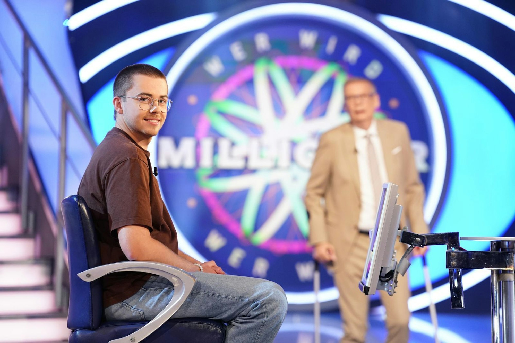 Max Romanik brachte Jauch mit einer Atemübung fast zum „Erstickungsanfall“. Er ging mit 64.000 Euro. (Bild: RTL / Stefan Gregorowius)