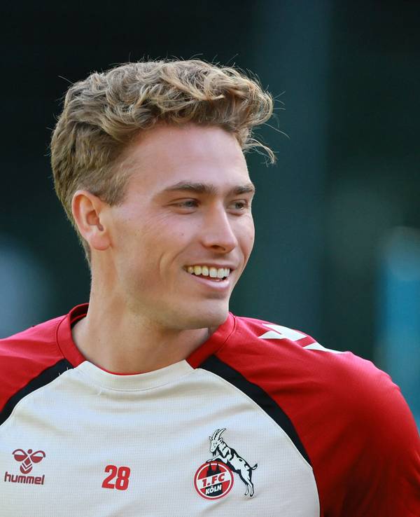 Sebastian Sebulonsen lächelt im Training.
