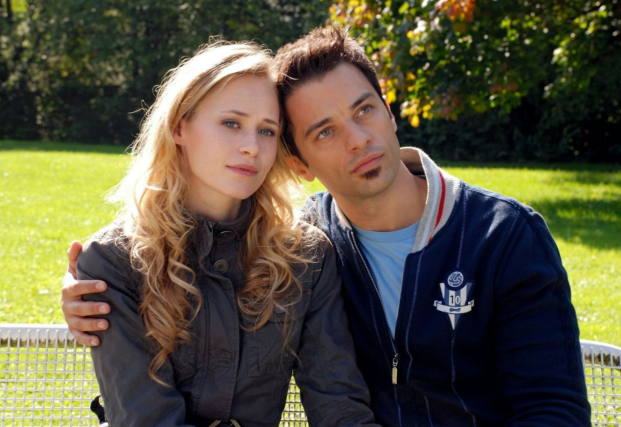 Sie waren 2007 das Traumpaar der zweiten Staffel: Miriam von Heidenberg (Inez Bjørg David) und Robert Saalfeld (Lorenzo Patané). Doch ihre Liebe erfuhr durch den tragischen Tod Miriams ein jähes Ende. (Bild: ARD / Jo Bischoff)