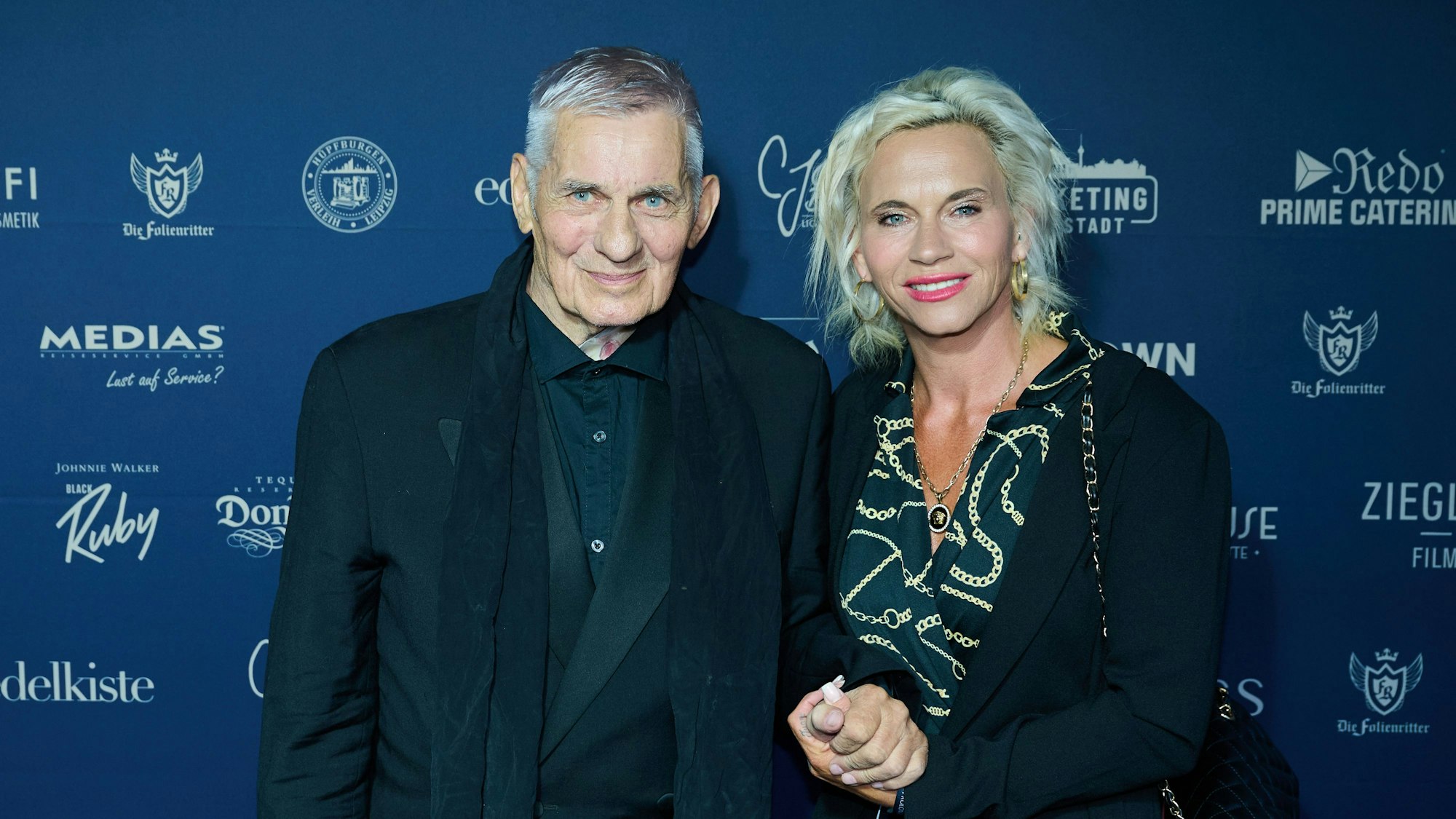 Schauspieler Heinz Hoenig mit seiner Frau Annika bei den International Emmy Awards in Berlin