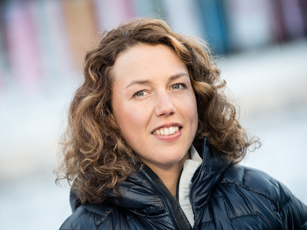 Laura Dahlmeier lächelt in die Kamera.