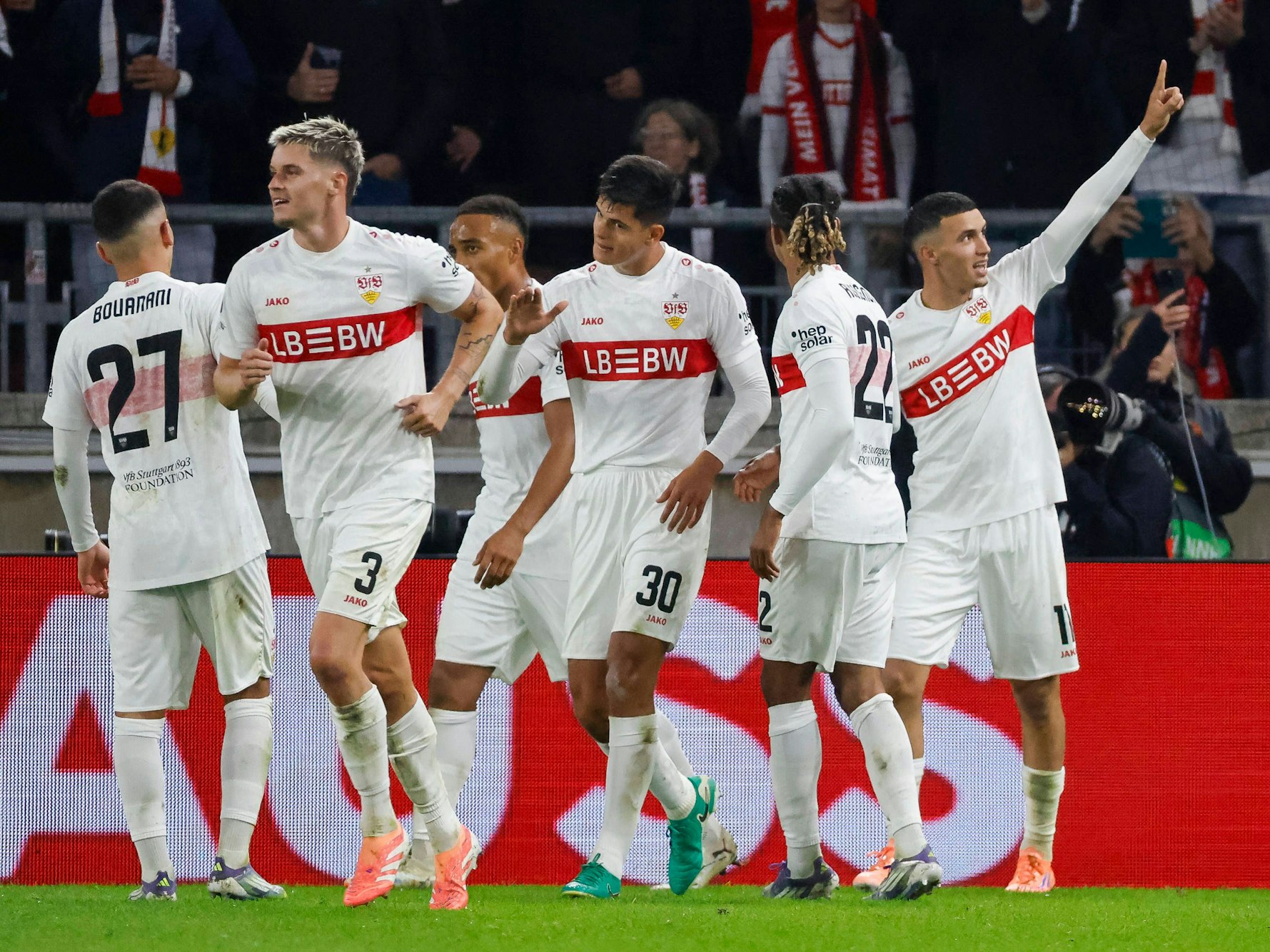 Torjubel beim VfB Stuttgart zum zwischenzeitlichen 2:0.