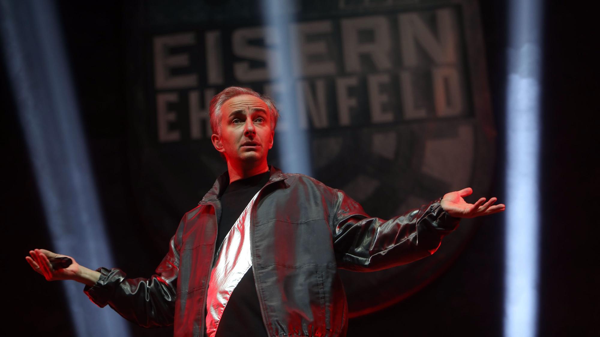 Jan Böhmermann & Das Rundfunk Tanzorchester Ehrenfeld in der Lanxess Arena..