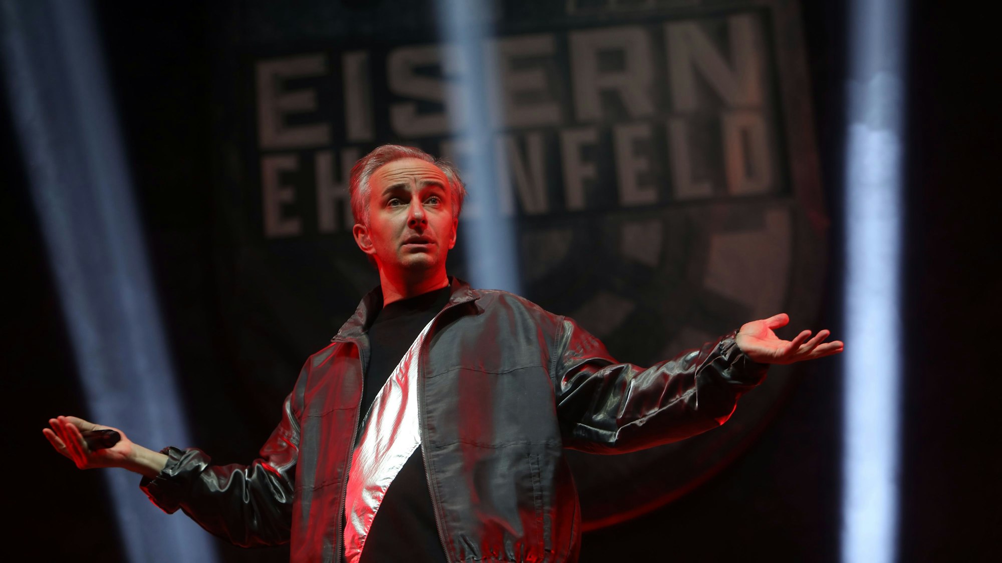 Jan Böhmermann & Das Rundfunk Tanzorchester Ehrenfeld in der Lanxess Arena..