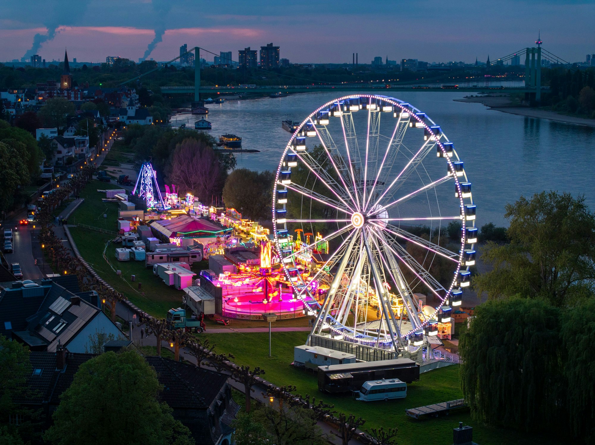 Das Riesenrad wird in diesem Jahr bei der Herbstkirmes in Rodenkirchen fehlen (Archivfoto).