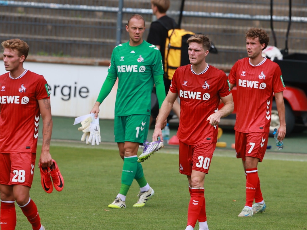 Sebastian Sebulonsen, Marvin Schwäbe, Marius Bülter, Luca Waldschmidt bei einem Testspiel des 1. FC Köln.
