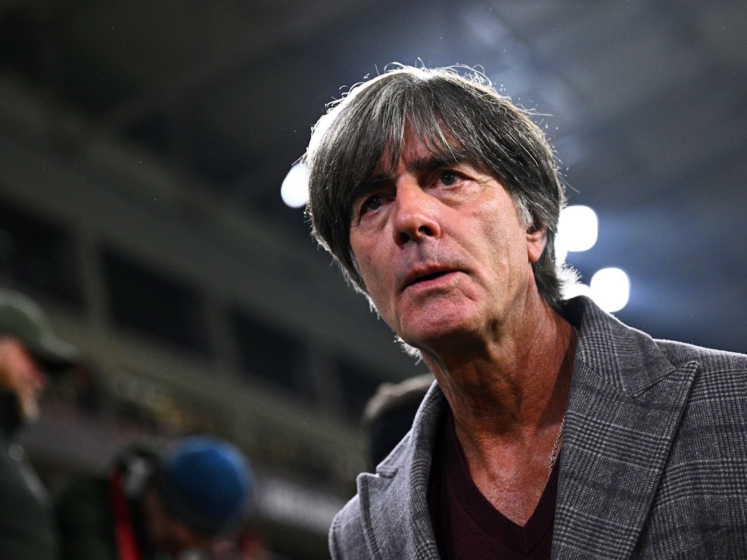 Joachim Löw im Stadion.