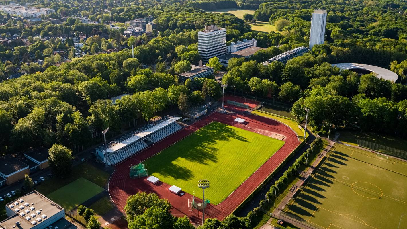Der Wohnturm des Kölner Studierendenwerkes an der Spoho im Juni 2024