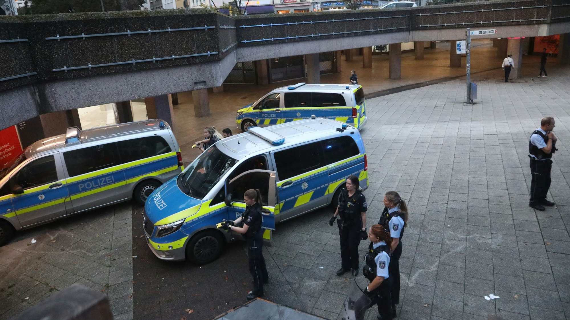 Die Polizei bei einem Einsatz am Ebertplatz (Symbolfoto)
