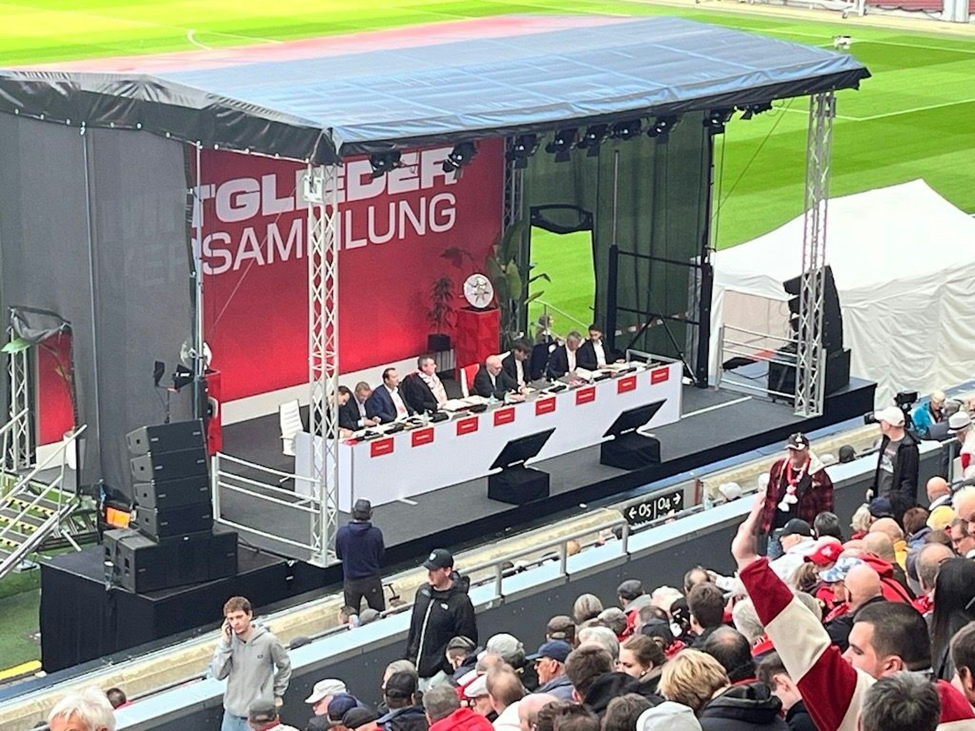 Die Mitgliederversammlung des 1. FC Köln.
