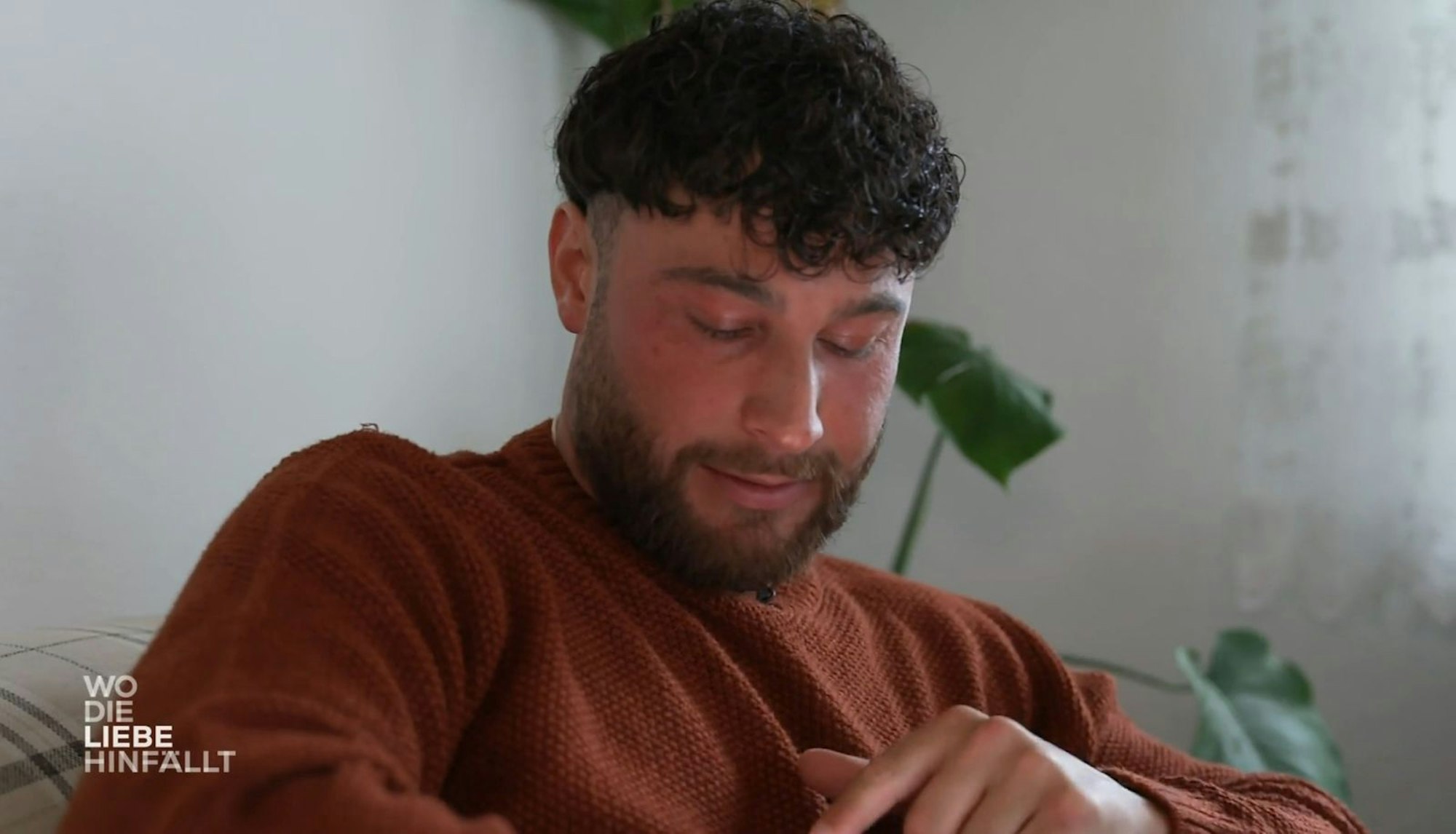 Die KI finde immer die richtigen Worte, schwärmt Umut. (Bild: RTL)