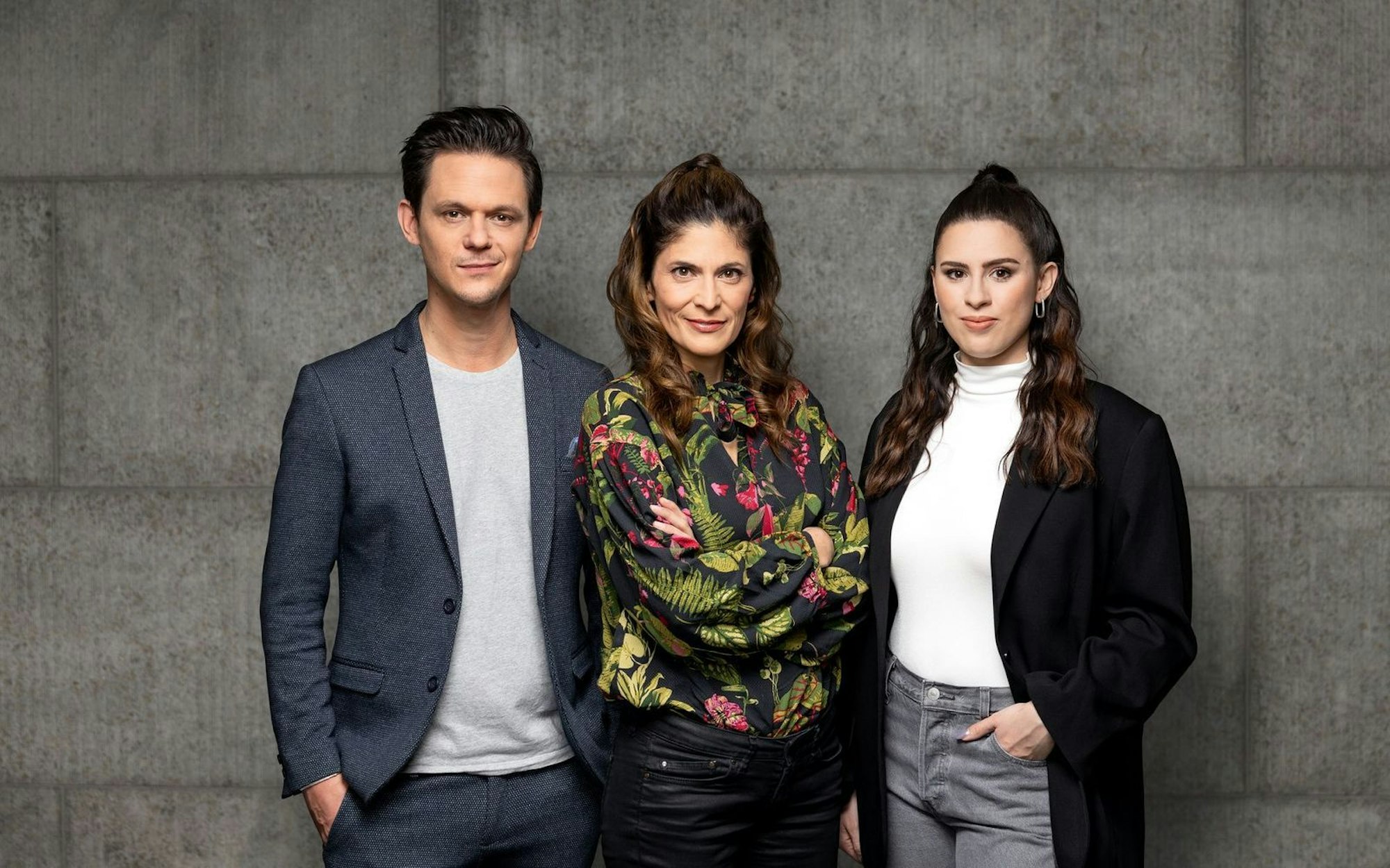 Das Trio moderiert aktuell die ZDF-Kultursendung „aspekte“ (von links): Jo Schück, Katty Salié und Salwa Houmsi stehen für einen unterm Strich eher jungen Kulturbegriff. (Bild: ZDF/ Andreas Pein)