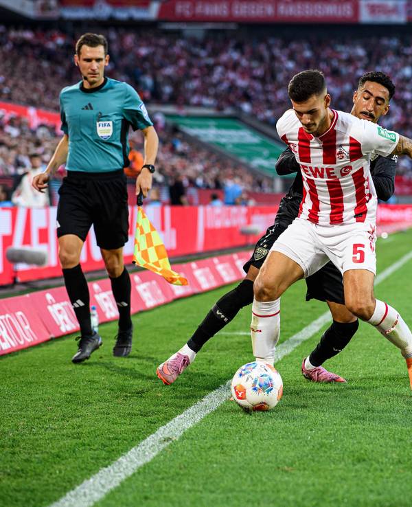 Tom Krauß (1. FC Köln) am 8. September 2025 gegen Stuttgarts Tiago Tomas.