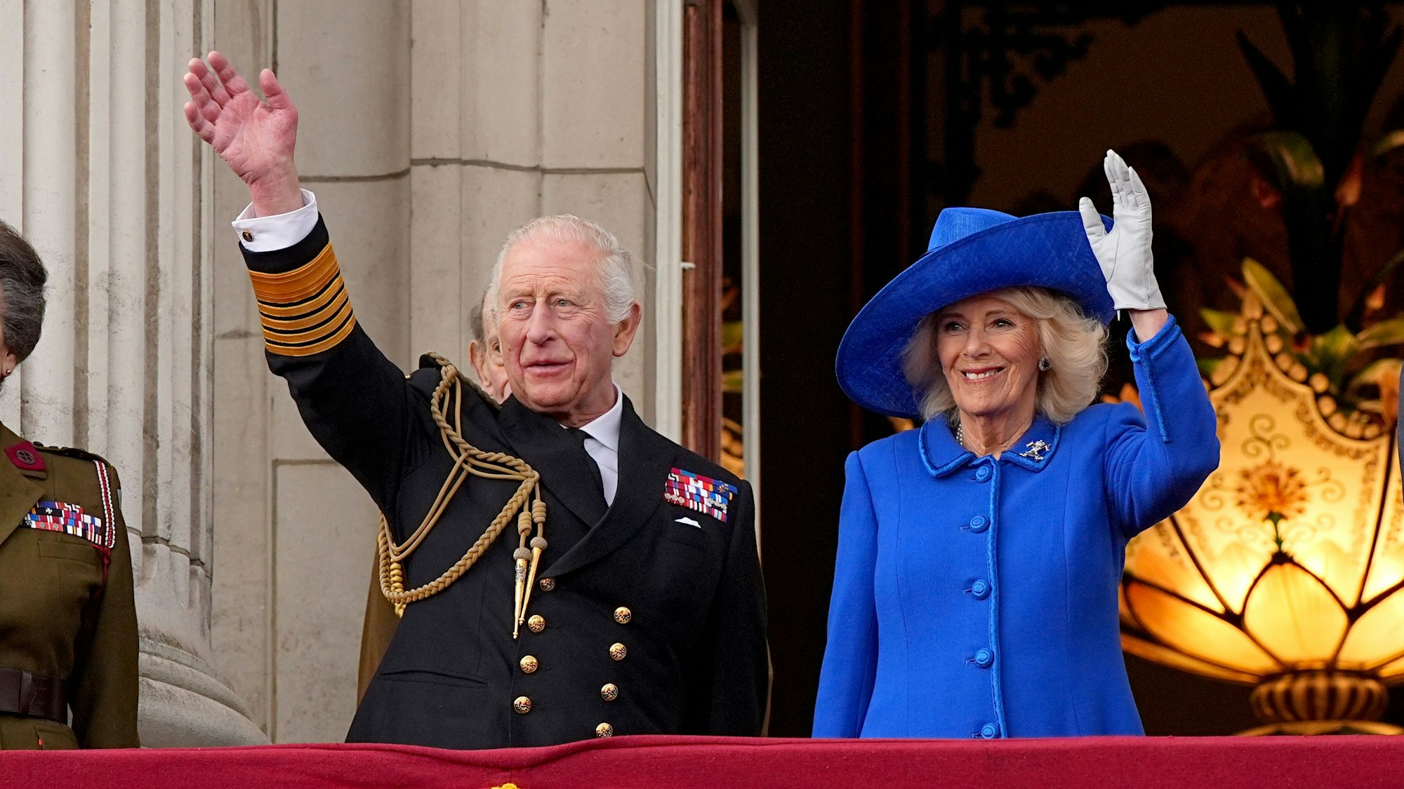 König Charles mit seiner Ehefrau Königin Camilla. (Archivfoto)