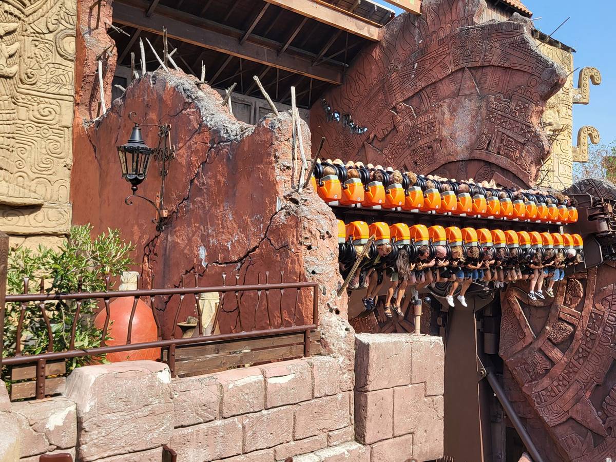 Blick auf den Suspended Top-Spin Talocan im Phantasialand.