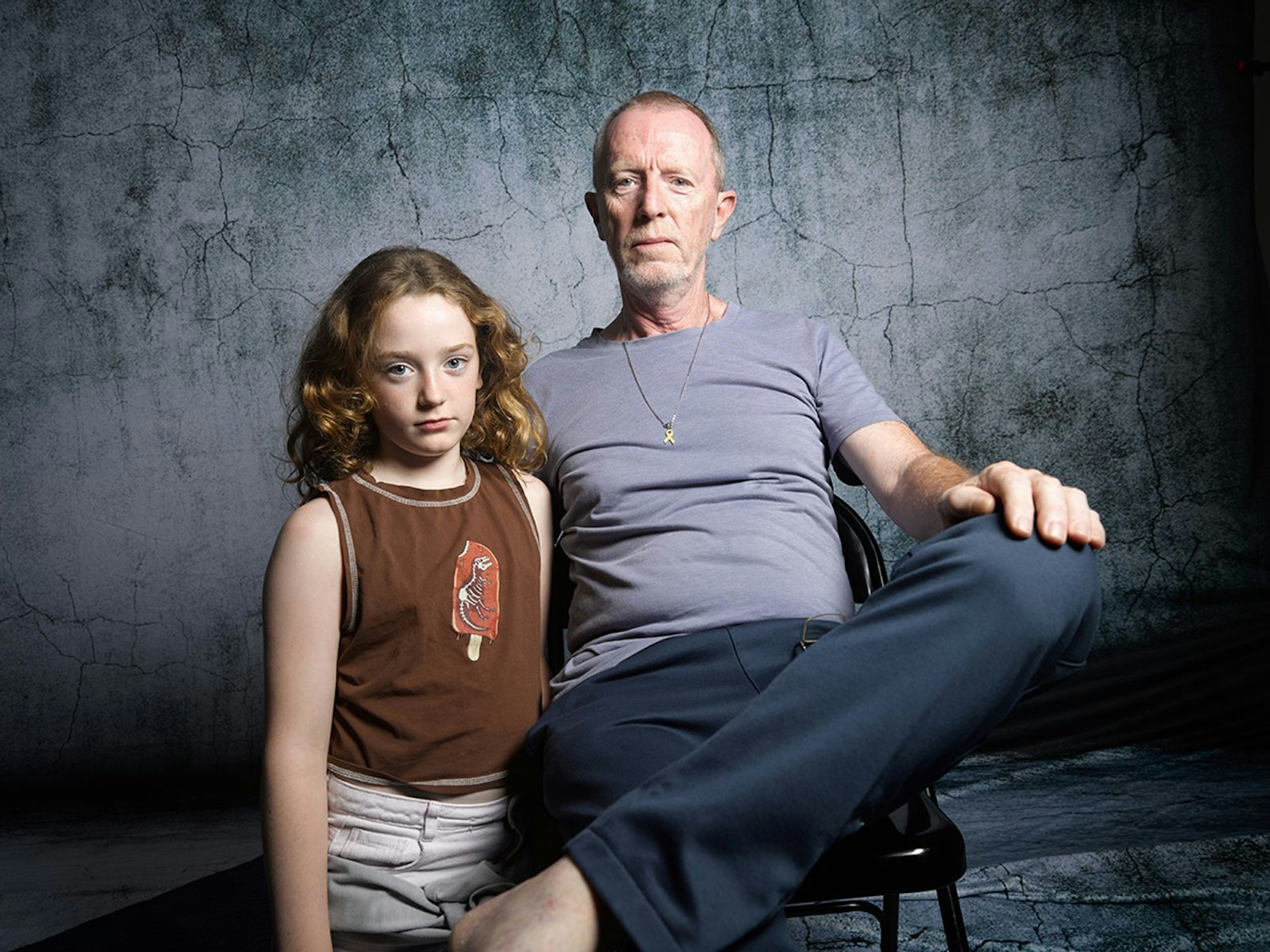 Tom Hand mit seiner Tochter, der damals achtjährigen Emily, die von den Terroristen verschleppt, jedoch nach 50 Tagen freigelassen wurde. (Bild: AMOS Pictures / The HISTORY Channel)