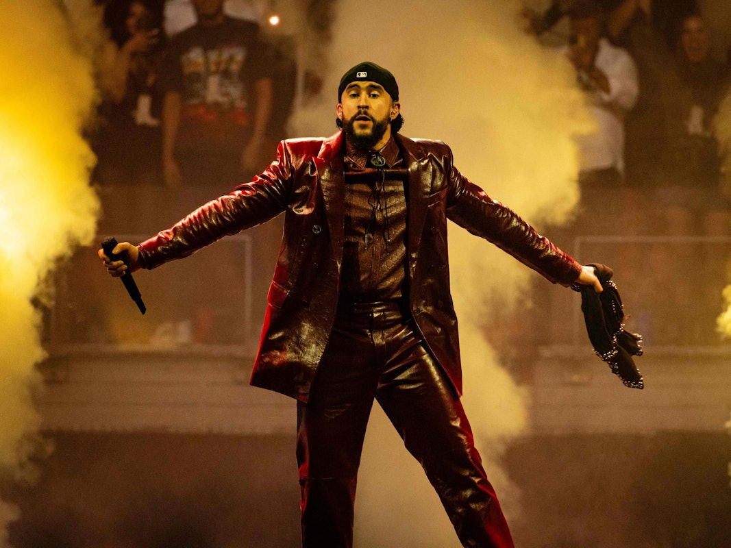 Latin-Rap-Star Bad Bunny bei einem Auftritt.