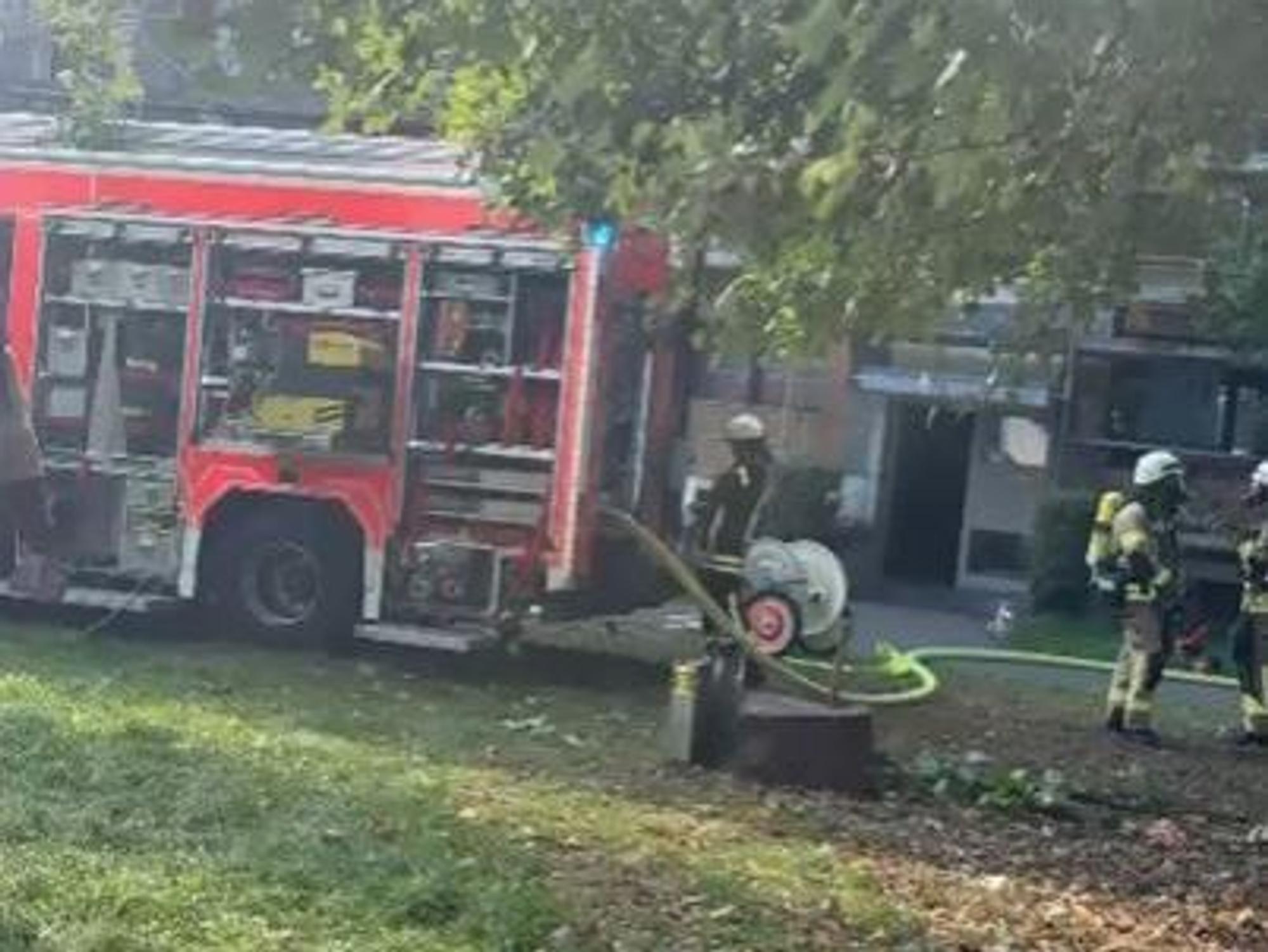 In einer Wohnung in Köln-Flittard hat es gebrannt. Das Haus sollte bereits zwangsgeräumt werden.