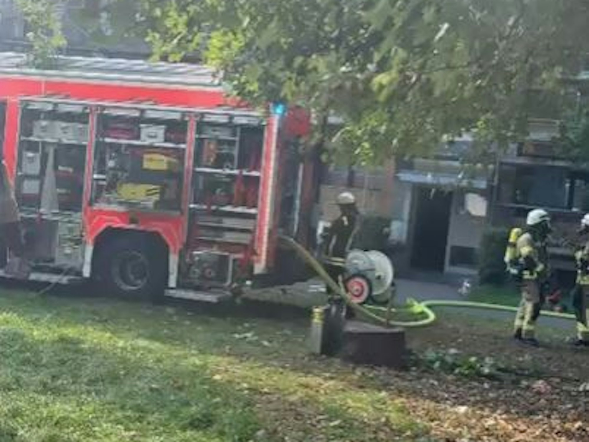 In einer Wohnung in Köln-Flittard hat es gebrannt. Das Haus sollte bereits zwangsgeräumt werden.