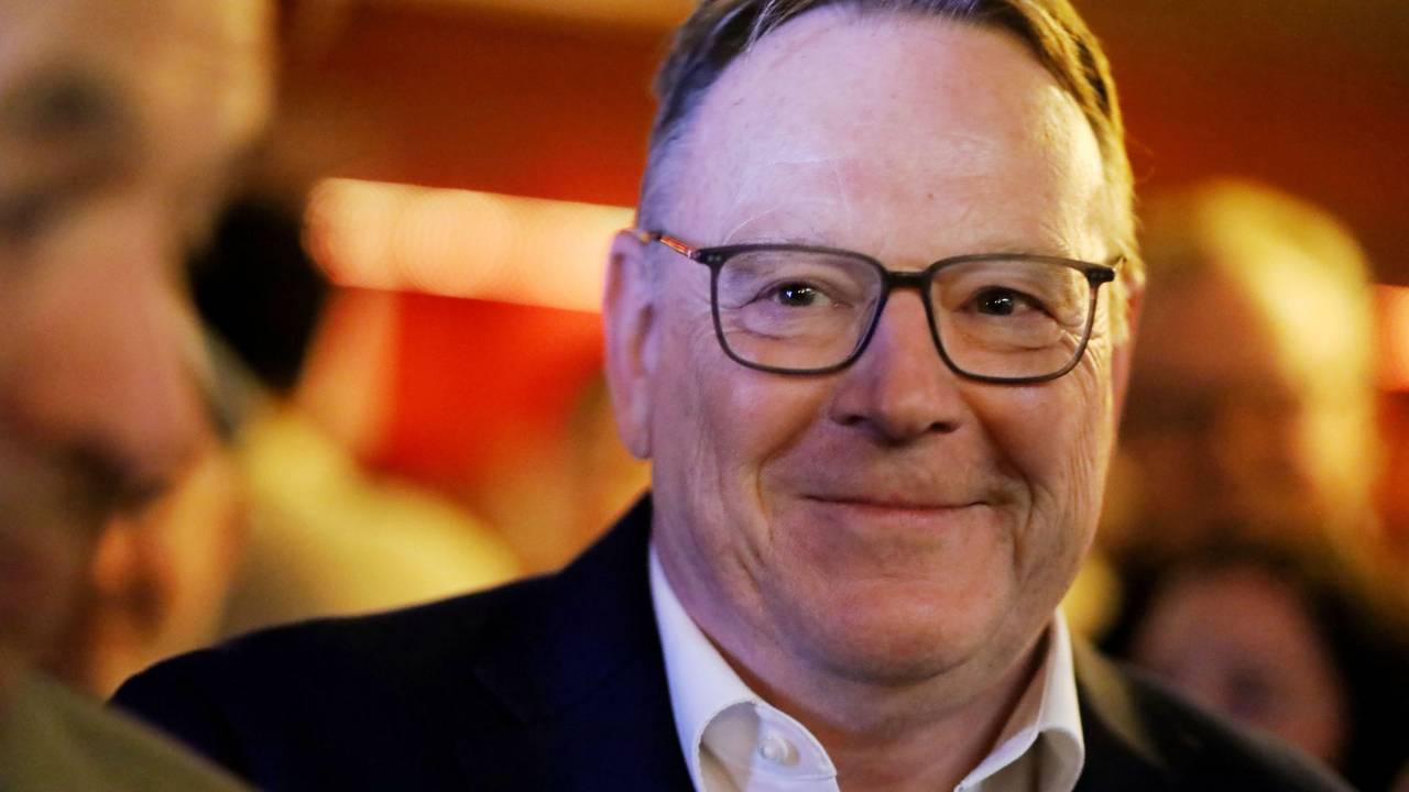 Der neue Kölner OB Torsten Burmester hat viel zu tun! Hier ist er in der Wahlnacht bei der Kommunalwahl Mitte September zu sehen.