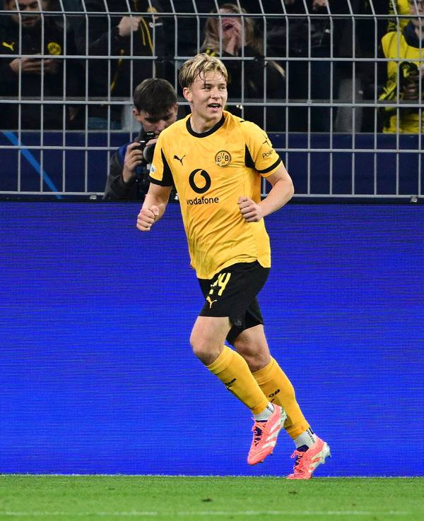 Daniel Svensson bejubelt seinen Treffer zur Führung gegen Bilbao.