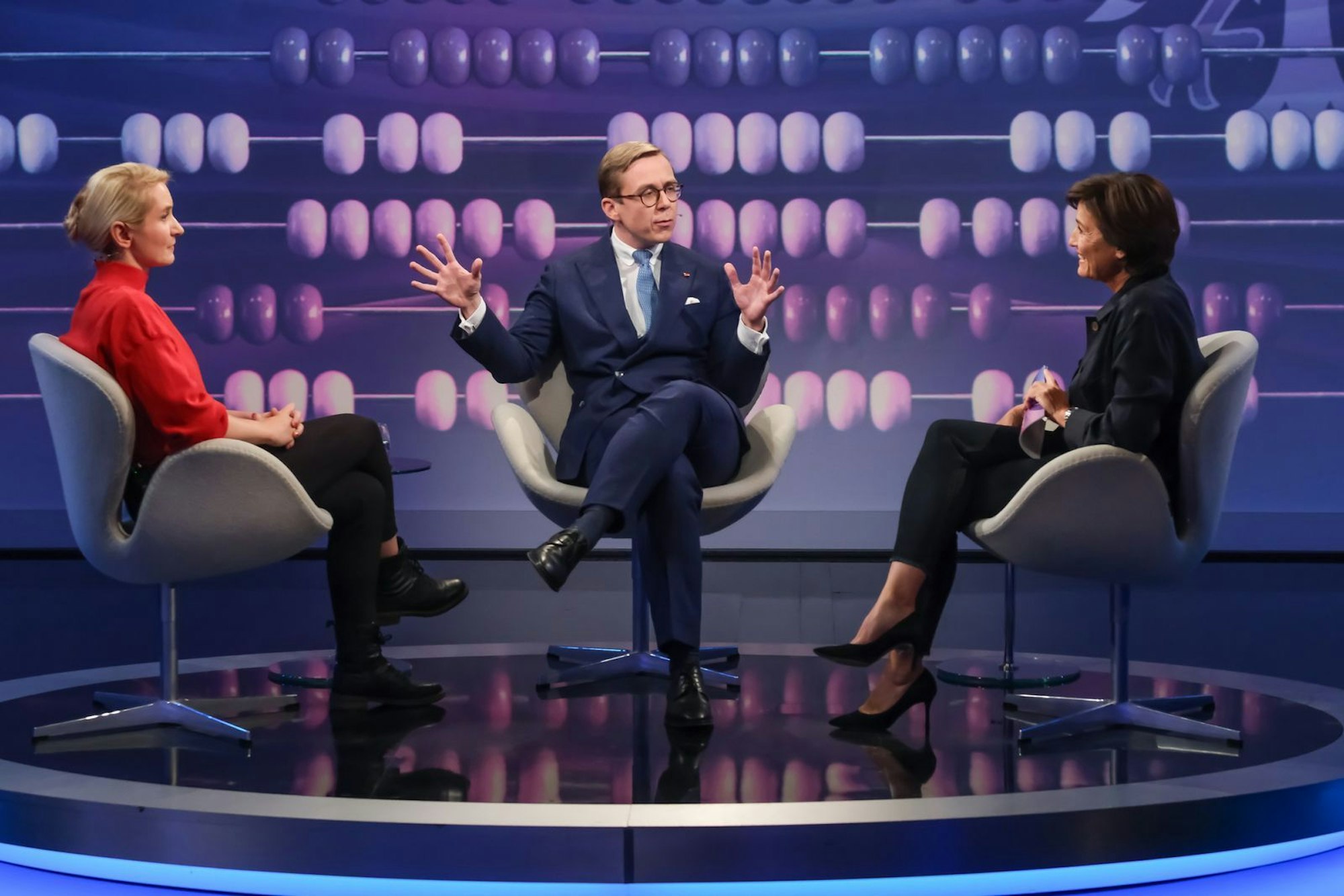 Philipp Amthor (CDU) und Ines Schwerdtner (Die Linke) waren sich bei „maischberger“ über viele Themen uneins. (Bild: WDR/ Oliver Ziebe)