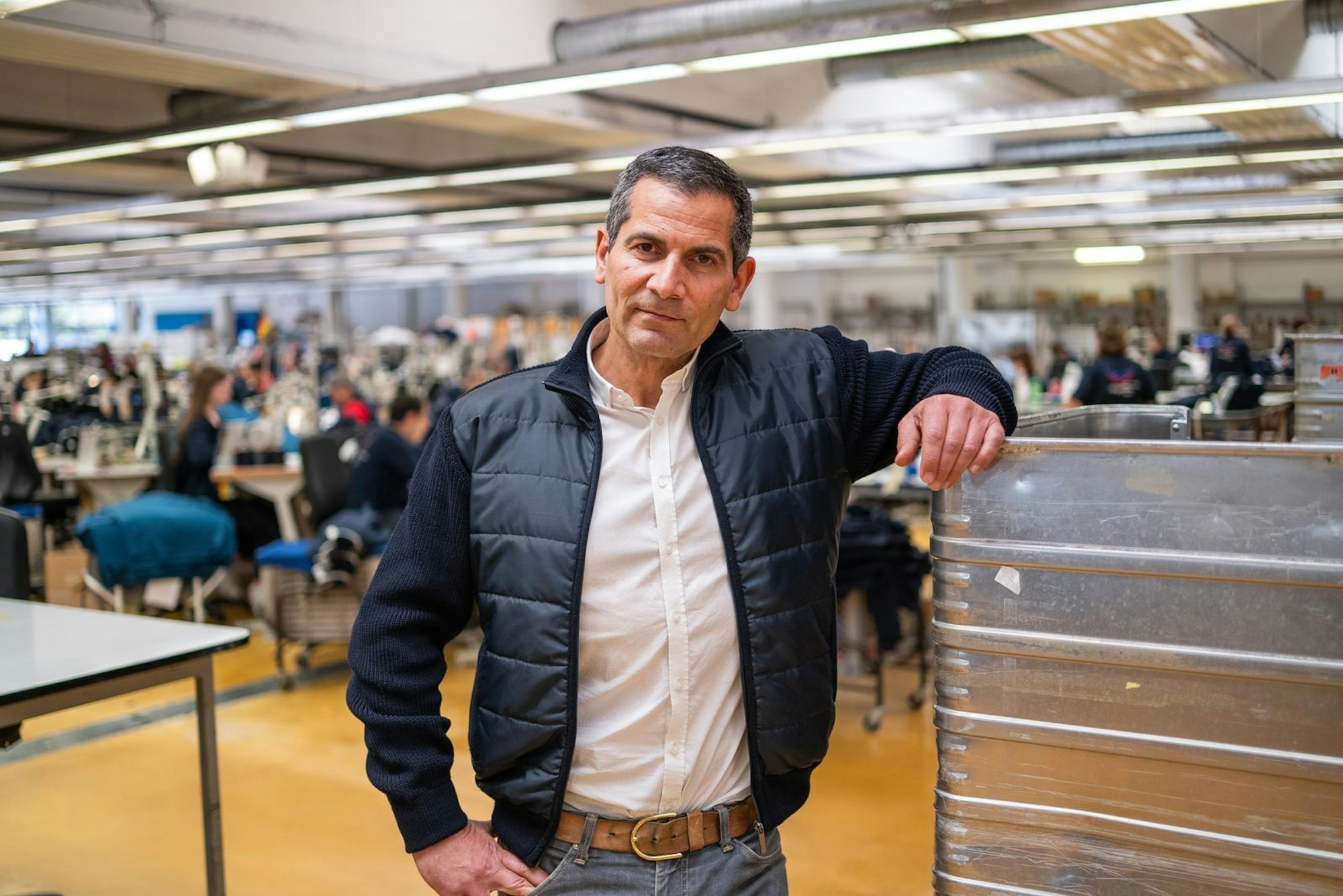 Mitri Sirin, der vor langer Zeit zum Studieren aus Westfalen nach Berlin kam, wurde in der Hauptstadt sesshaft. Sirin ist seit 1997 mit der ehemaligen ZDF-Redakteurin und Moderatorin Friederike Sirin (unter anderem ZDF-Morgenmagazin) verheiratet. Das Ehepaar hat drei gemeinsame Kinder. (Bild: ZDF/Florian Lengert)