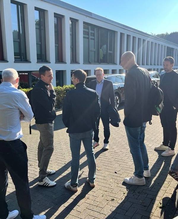 Das neue FC-Präsidium am Mittwoch im Gespräch mit dem angehenden Kölner Oberbürgermeister Torsten Burmester.