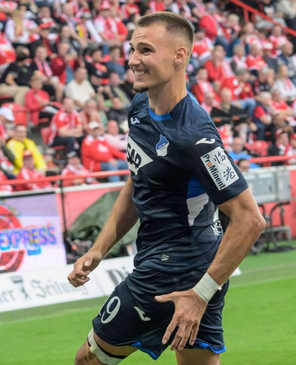 Tim Lemperle jubelt im Trikot der TSG Hoffenheim.