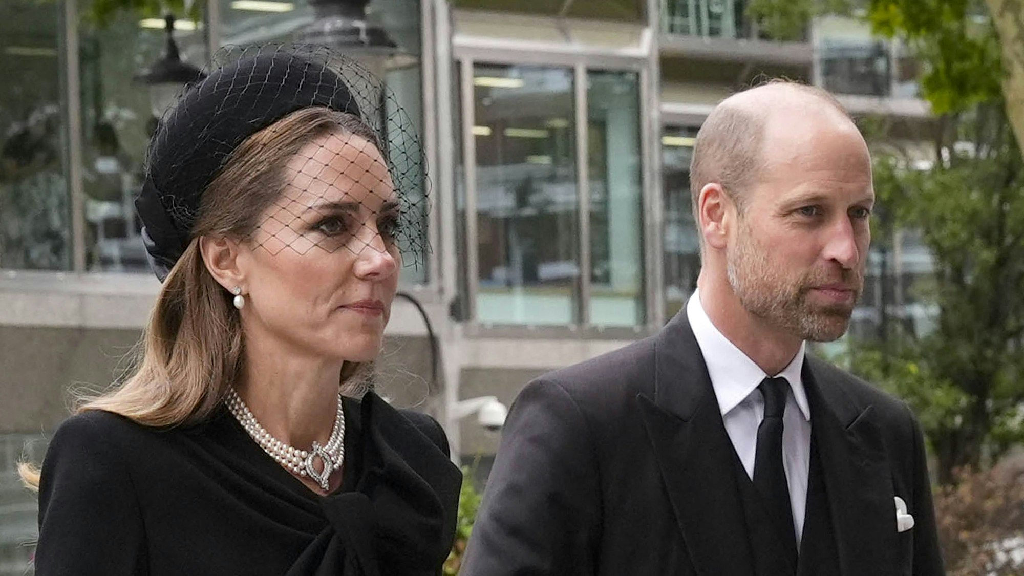 Prinzessin Kate und Prinz William treffen zur Totenmesse für Herzogin Katharine von Kent in der Westminster Cathedral in London ein.