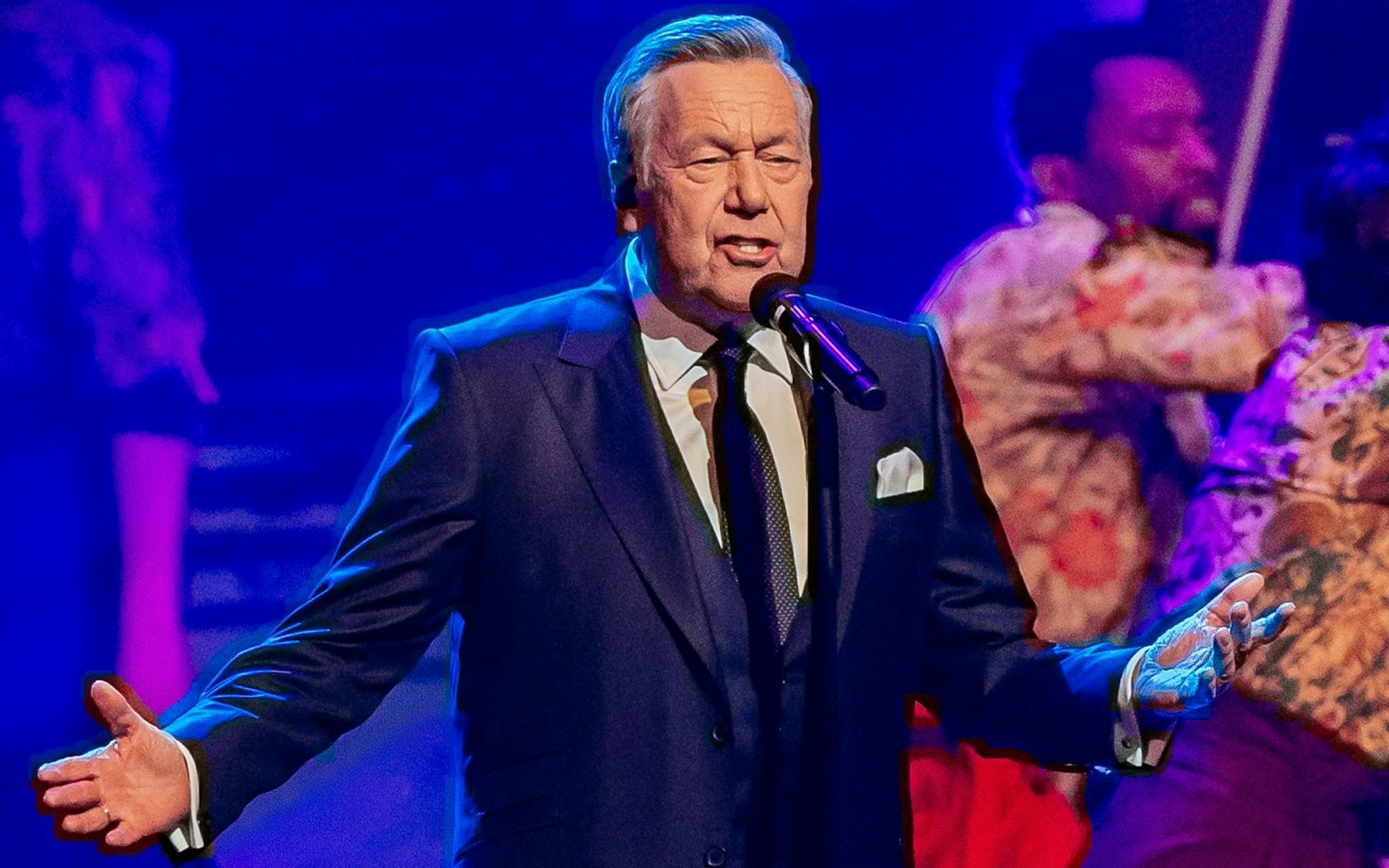 Schlagerstar Roland Kaiser und seine Frau entspannen am liebsten bei Flusskreuzfahrten. (Bild: Thomas Niedermueller/Getty Images)
