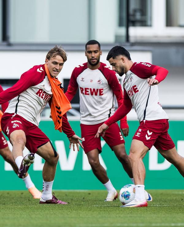 Jusuf Gazibegovic im Zweikampf mit Timo Hübers.
